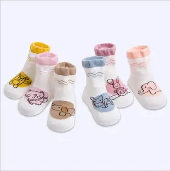 0-5 Años niños Nuevos calcetines de dibujos animados de algodón bebé niños niñas loose socks 5 pares por mucho