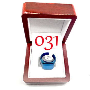 #031 1968 anillo con caja de presentación