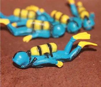 10pcs/lot 6.5 CM de Alto Imitación Azul de Figura Humana con Modelo de Juguetes Buzos Juguetes de Niños Regalo de Cumpleaños Para Niños la Decoración del Hogar