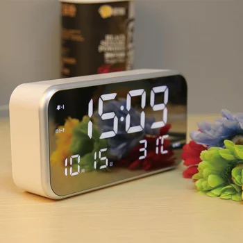 2020 LED de Alarma del Reloj Multifunción Electrónica Digital del Espejo del LED Reloj de Temperatura de Repetición de alarma Pantalla de Decoración para el Hogar en Función de Espejo 19126