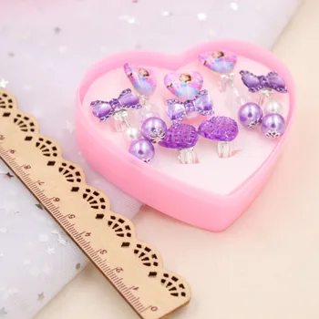 8pcs/lote de Disney Elsa de dibujos animados de los niños de los aretes de clip anillo Congelado cuelgan stud aretes de niña regalo de cumpleaños de la muñeca de cosméticos accesorios