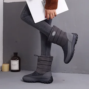 Caliente de la venta caliente de piel a mitad de la pantorrilla botas de nieve zapatos de las mujeres más el tamaño de 2021 de la nueva llegada de deslizamiento en caliente casual zapatos de mujer botas de damas zapatos