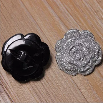 Cusack 5 pcs 4.5 cm Rosa de diamantes de Imitación de Mango Botones de Plástico para los Abrigos Ropa Oscura de Plata Negro de Plata Accesorios de Costura