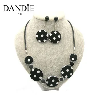 Dandie tela negra con puntos de envolver de acrílico de la perla del Collar de la Conjunto de Aretes, joyería de estilo bohemio