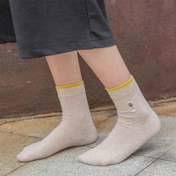 De las nuevas mujeres de color sólido de bordado de la moda de alta calidad de algodón calcetines de tubo de 5 pares