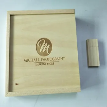De madera USB 2.0 Flash Drive - Personalizado DIY LOGOTIPO de Arce Foto de la Caja con la Paja en el interior. Contiene Fotografías 4x6