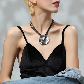 De moda las Mujeres de la Joyería de Cuero Negro Gargantillas Collar Gris con Colgante de Collares & Colgantes Collares Grueso Gargantilla de Suspensión Nueva