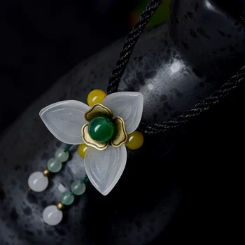 Gargantilla para las mujeres de moda lindo encanto de la moda de xiuyan flor de piedra verde amarillo perlas colgante de cadena corta de la vendimia de la joyería
