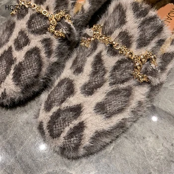 HQFZO Moda Plana Mujeres Mocasines de Peluche de Leopardo Puntera Redonda Otoño Invierno Resbalón En los Zapatos de diamantes de imitación Hebilla de Mulas 2021 Nuevo