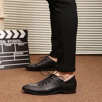Los Hombres Zapatos De Cuero De Moda De Corea Hombres Mocasines Cómodos Punta Del Dedo Del Pie De Negocio De Los Zapatos De Los Hombres Negro Zapatos De Vestir Suave De Los Zapatos De Los Hombres 2020 Nuevo