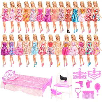 Moda hecha a Mano de 33 Artículos/lote de Muñecas Accesorios al Azar de la Muñeca Presidente de la Tabla de Vestirse Conjunto de Cama Para barbie, Juego de Año Nuevo Juguetes Para los Niños