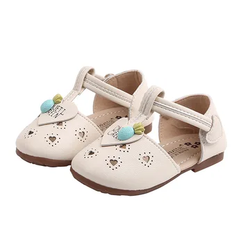 Para los Niños Niño Bebé Zapatos de Verano de las Niñas Hueco de la Princesa Cubierto de los pies a la Mitad Sandalias Casual Corazones de los Niños de Cuero Pisos