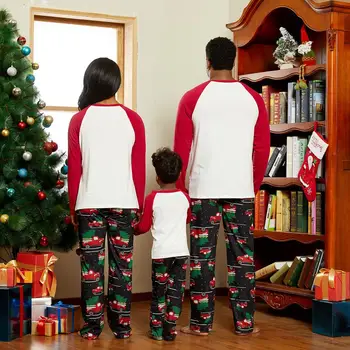 PatPat de la Nueva Llegada de Invierno de la Familia de Coincidencia Coche Rojo Realización de Árbol de Navidad Conjuntos de Pijamas (resistentes al fuego) Familia en la Ropa
