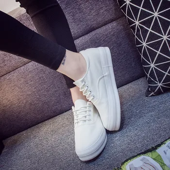 Suelas gruesas Blanco Zapatos de Lona de las Mujeres 2019 Sólido Cómodo con cordones de Mujer Zapatillas de deporte Plana Vulcanizado Zapatos de las Señoras Zapatos de Plataforma