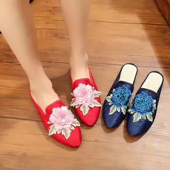 Veowalk hechos a Mano de Flores 3D el Bordado de las Mujeres en Punta de Algodón Mulas Zapatillas de la Vendimia de las Señoras de la Comodidad Bordado Chino de Zapatos