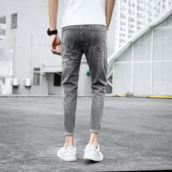 Verano delgada 2020 de la Moda Denim Skinny jeans para hombres Arrancó agujero coreana de los hombres de pies pequeños tramo casual de la marca adolescente lápiz pantalones