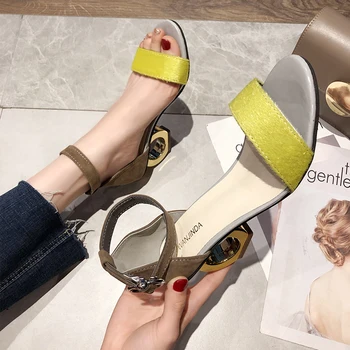 Zapatos de mujer sandalias de verano de 2019 nueva palabra de la hebilla con la moda de la personalidad de talón zapatos de tacón alto