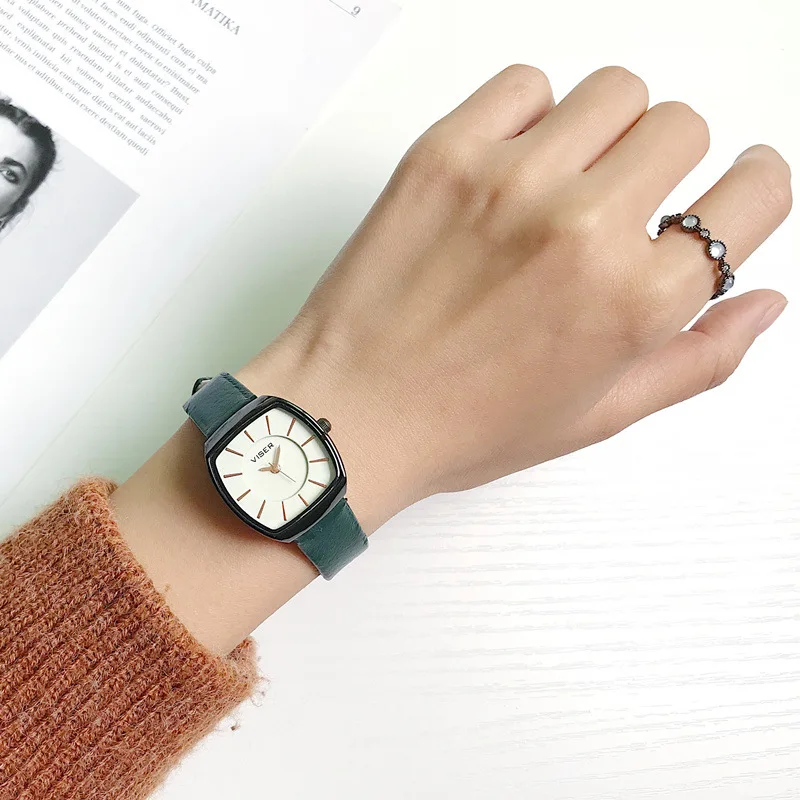 Simple vintage de cuero mujer relojes de diseñador de la plaza de la moda femenina pulsera de la alta calidad elegante casual de las señoras reloj de cuarzo 0