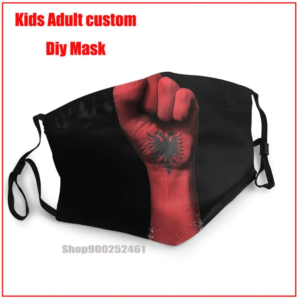 Bandera De Albania En Un Elevado Puño de BRICOLAJE masque adulte lavable lavable reutilizable de la máscara de la cara uxury diseñador de la máscara de la cara 0