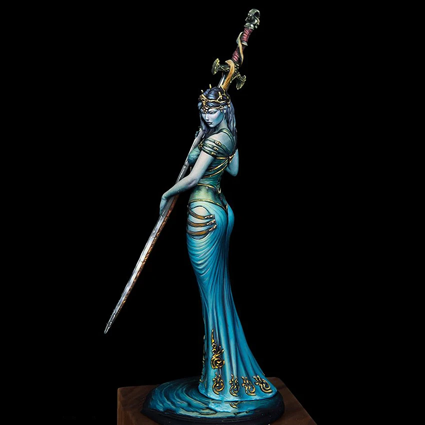 1/24 mujer antigua guerrero de pie, con la espada de la Resina de la figura kits de modelos en Miniatura de gk Unassembly Sin pintar 0