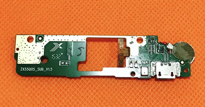 Usado Original USB Enchufe de Carga de la Junta De ZTE N939Sc Hoja A711 Quad Core 5.5