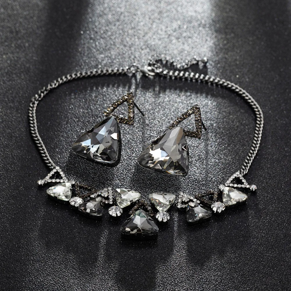 YFJEWE Clásico Negro+Blanco Nupcial conjuntos de Joyas para las Mujeres de Plata de Color de diamantes de imitación Collar aretes Conjuntos de Joyería de la Boda N386 1