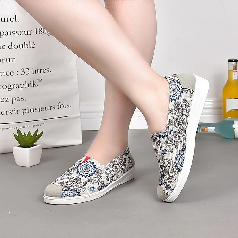 Cómodos Zapatos de las Mujeres Plana Casual Zapatillas de deporte Zapatos de Fitness Antideslizante Transpirable Mocasines de Deslizamiento en el Diseño de la Flor de Malla Suave Zapatos Planos 1