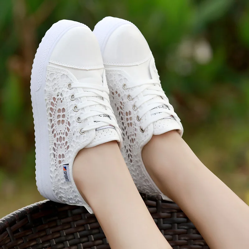 Zapatos de las mujeres 2020 de la moda de verano casual zapatos blancos recortes de encaje lienzo hueco transpirable plataforma plana zapatos de mujer zapatillas de deporte 1