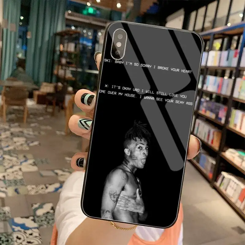 YJZFDYRM Cantante de Rap XXXTentacion negro caja del Teléfono de Casco de Vidrio Templado Para iPhone 11 Pro XR XS MAX 8 X 7 6 6 Plus SE 2020 1