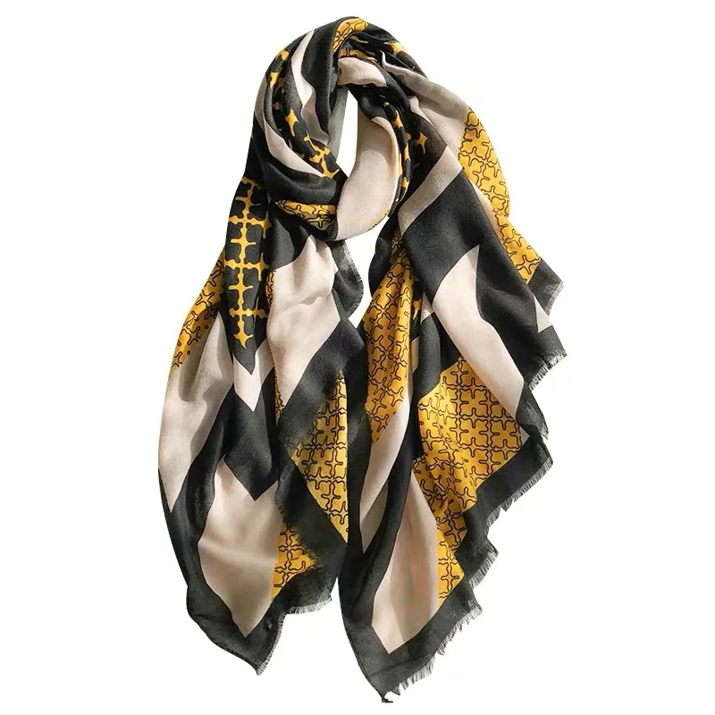 Marca de lujo de bufandas de color clásico de coincidencia geométrica de poker bufanda de seda de las mujeres de invierno versión coreana salvaje split chal de doble uso 1