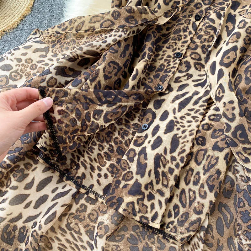 Las mujeres de corea del leopardo de Verano set de dos piezas para las mujeres sin mangas de leopardo irregular blusa y pantalones cortos ropa de playa de vacaciones de ropa 1