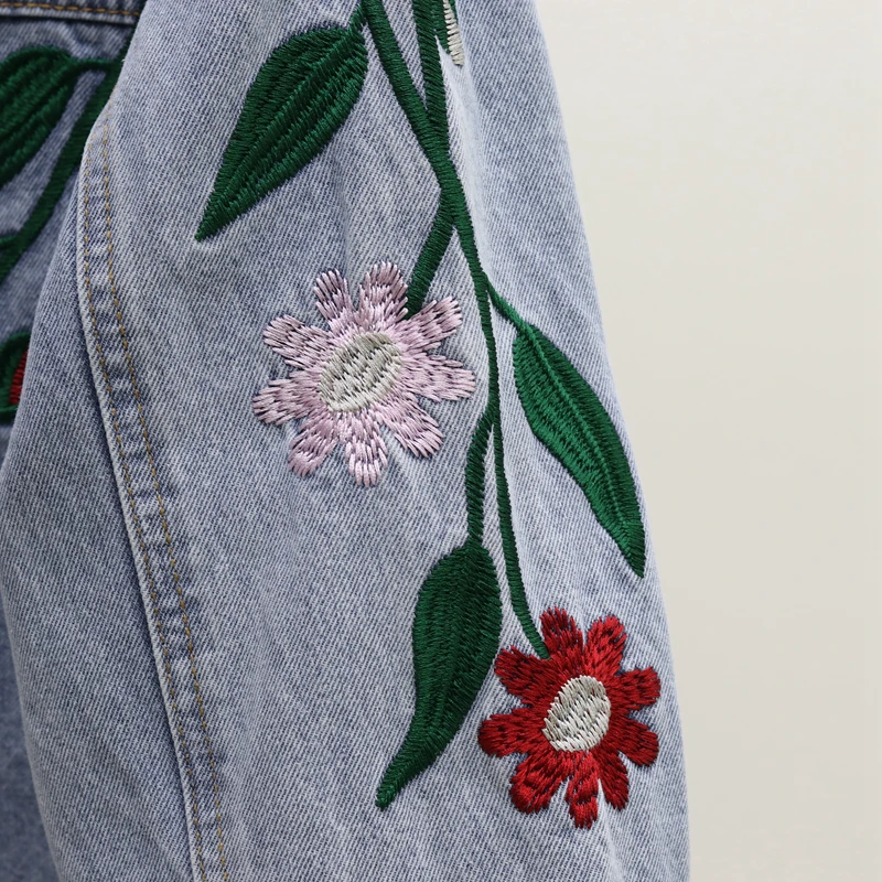 La primavera 2020 coreano Pesado Bordado de Flor en Tres dimensiones Cortos de Mezclilla de Abrigo de las Mujeres de Ocio Agua de Lavado de Vaqueros Chaqueta de Jeans Abrigo 2