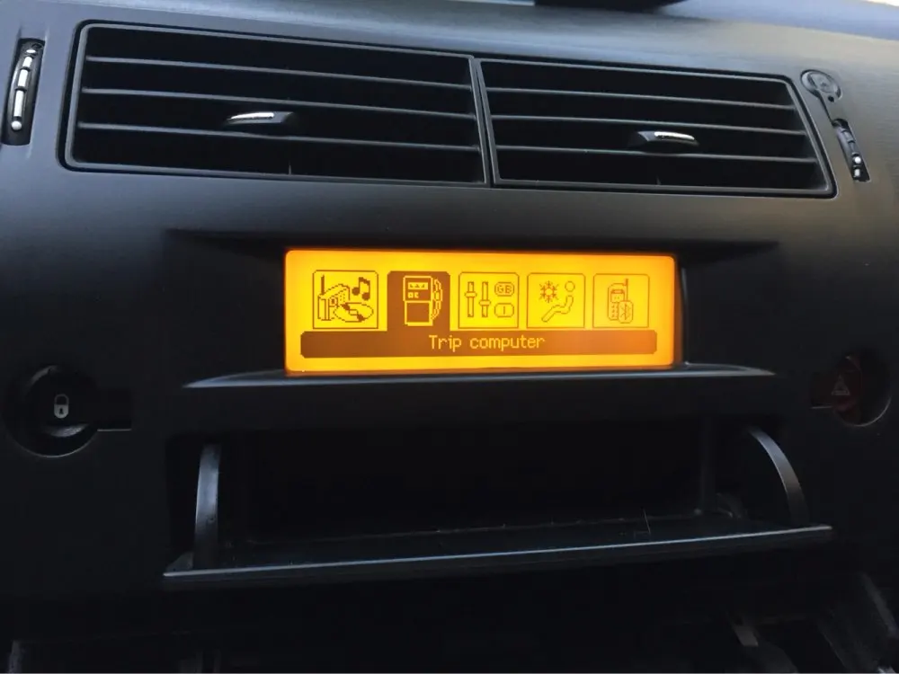 Pantalla de coche de Apoyo francés USB de Doble zona de Aire de Bluetooth de la Pantalla del Monitor Amarillo de 12 Pines para Peugeot 307 407 408 citroen C4 C5 2
