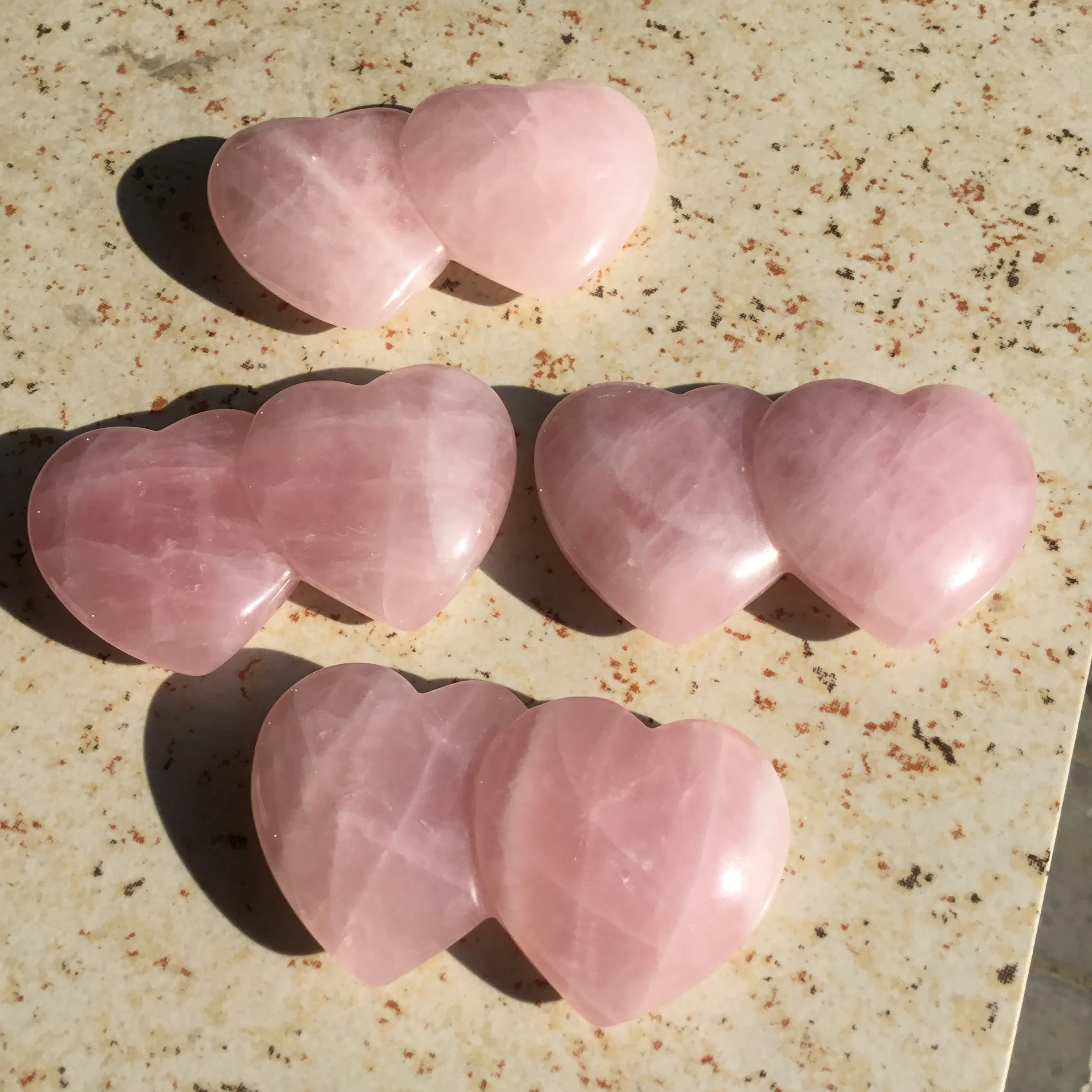 Natural de cuarzo Rosa de cristal en forma de corazón de piedra rosa de cristal doble corazones para regalo 2