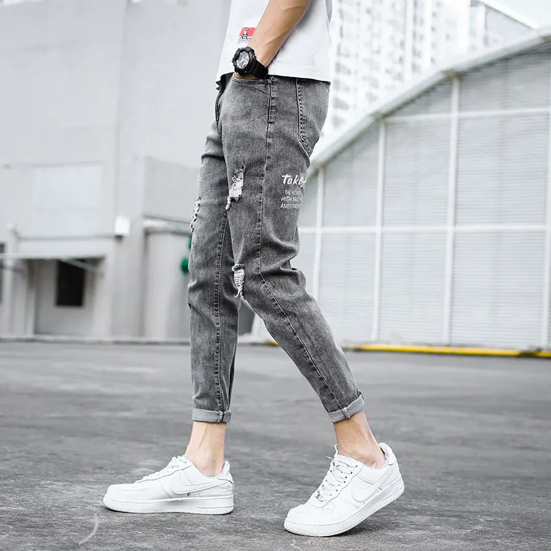 Verano delgada 2020 de la Moda Denim Skinny jeans para hombres Arrancó agujero coreana de los hombres de pies pequeños tramo casual de la marca adolescente lápiz pantalones 2