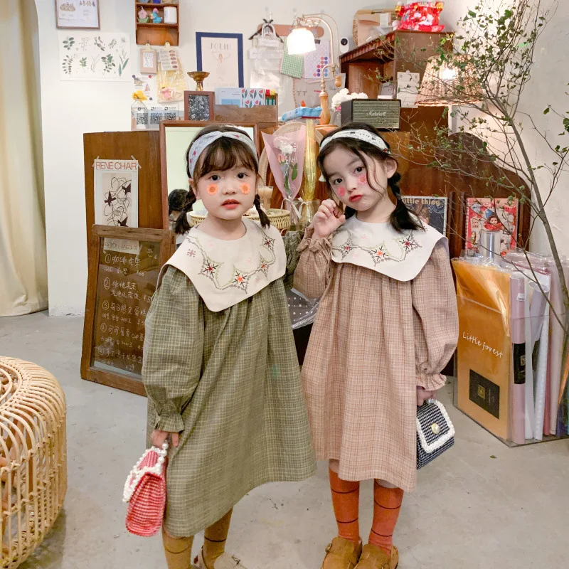Los Niños coreanos Retro de la Princesa Vestido de las Niñas de Primavera y Otoño Nuevo Niño de las Niñas de Bebé de la Plaza de Cuello Bordado de la tela Escocesa de Vestir 2