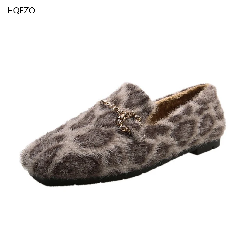 HQFZO Moda Plana Mujeres Mocasines de Peluche de Leopardo Puntera Redonda Otoño Invierno Resbalón En los Zapatos de diamantes de imitación Hebilla de Mulas 2021 Nuevo 2