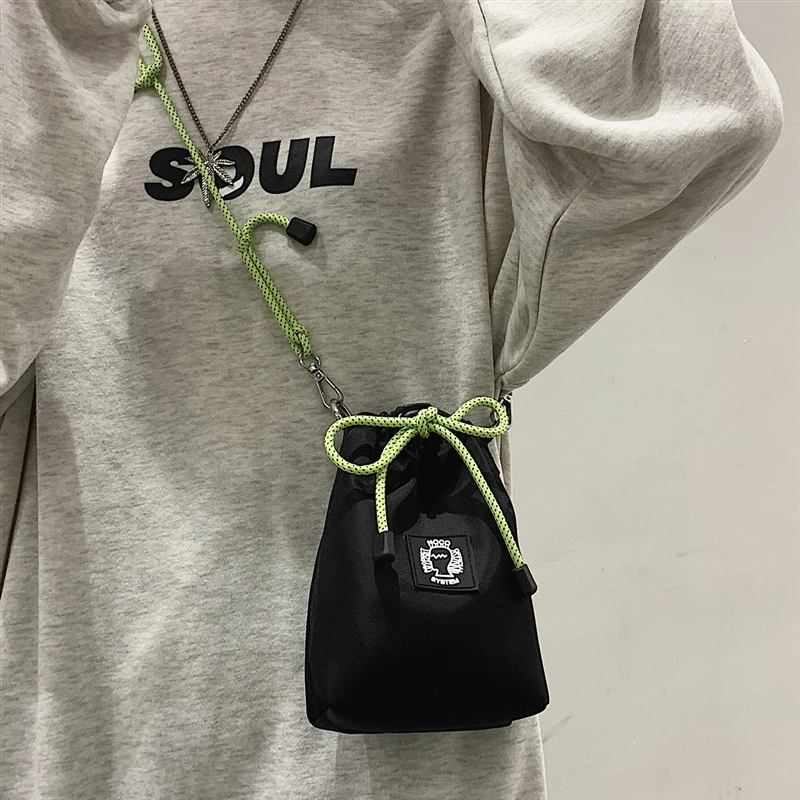 Bañera de diseño único bolsa de mensajero de la marca de moda bolso de hombro de la luz casual teléfono de la bolsa de pareja bolsa de mini cordón bolsa de balde 3