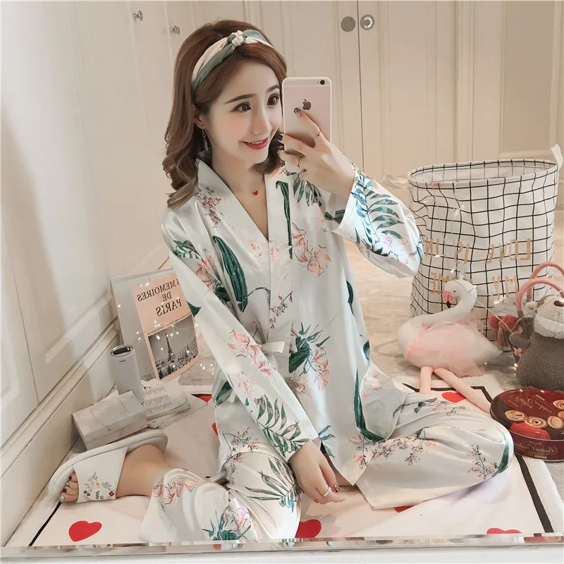 Nueva Primavera Japonés Kimono De Satén Ropa De Dormir Traje Kawaii Impreso Pijamas Suelta De Baño Yukata Tops Pantalones De Mujer De Seda Del Pijama Conjunto 3