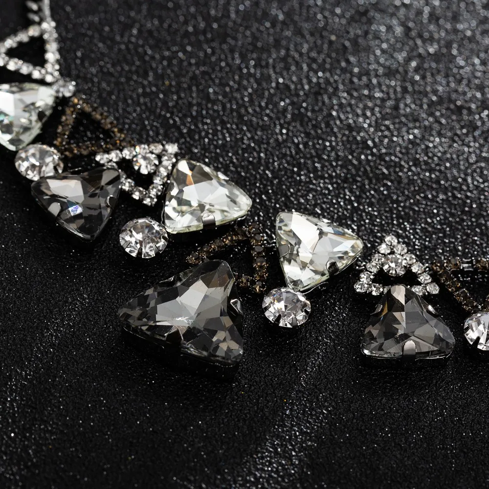 YFJEWE Clásico Negro+Blanco Nupcial conjuntos de Joyas para las Mujeres de Plata de Color de diamantes de imitación Collar aretes Conjuntos de Joyería de la Boda N386 4