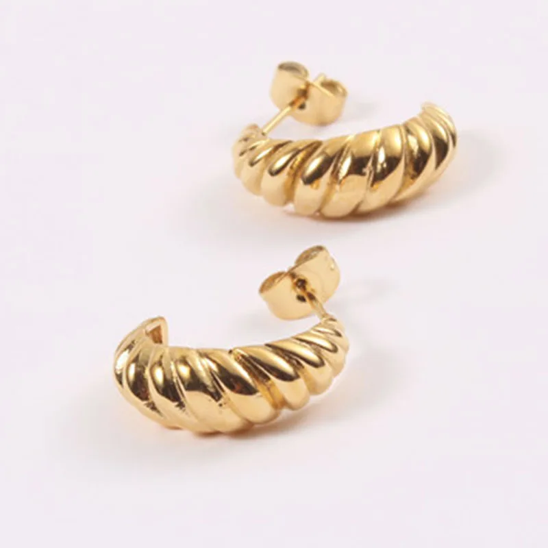Croissant pequeño C pendientes de aro de acero inoxidable para las mujeres chapado en oro de la moda minimalista de la cuerda de forma pendientes de aro de la moda de 2020 4