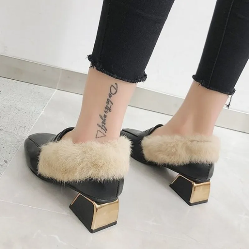 De invierno de 2018 nueva plaza de jefe de la moda único zapatos salvaje de las mujeres de lana zapatos de poca profundidad de la boca cómodo además de terciopelo zapatos casual 4