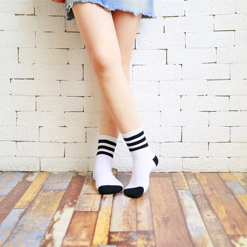 5 Pares Blanco Negro striple Simple Estilo Deportivo Harajuku Calcetines de las Mujeres de Algodón Estrella Calcetines de Tobillo de la Moda Femenina Divertidos Calcetines de Rayas 5