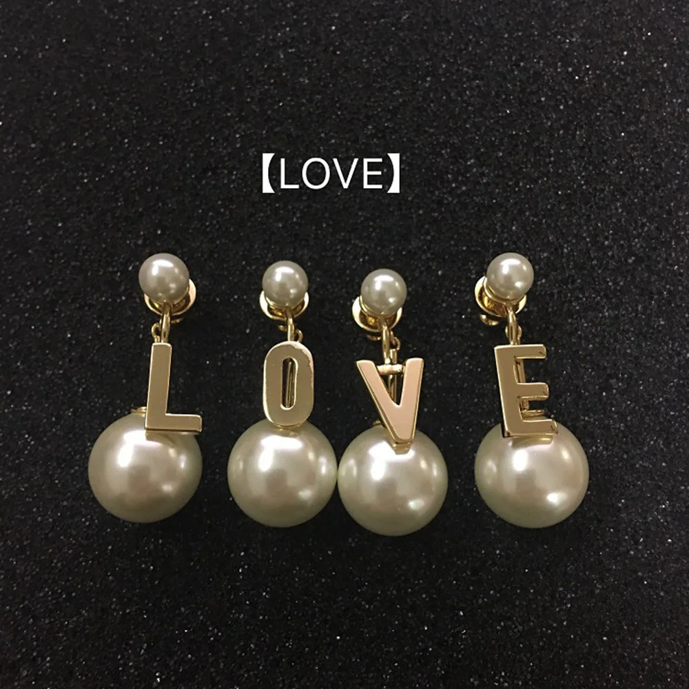 La moda de 26 de capital de la letra inicial del nombre de pendientes de perlas de las mujeres del color del oro estrellas de lujo, pendientes de una pc no un par 5